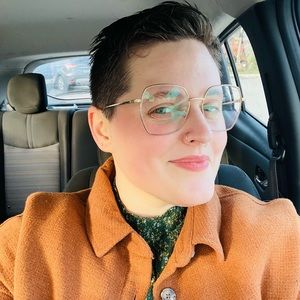 Meet your Posher, Courtney